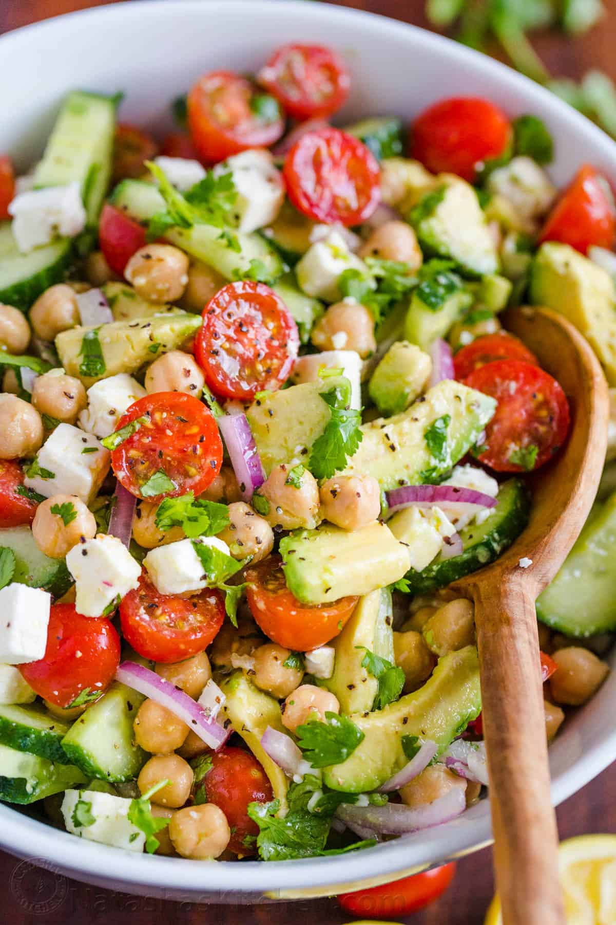 Hearty Chickpea Salad with Fresh Veggies: Your Make-Ahead Meal Solution